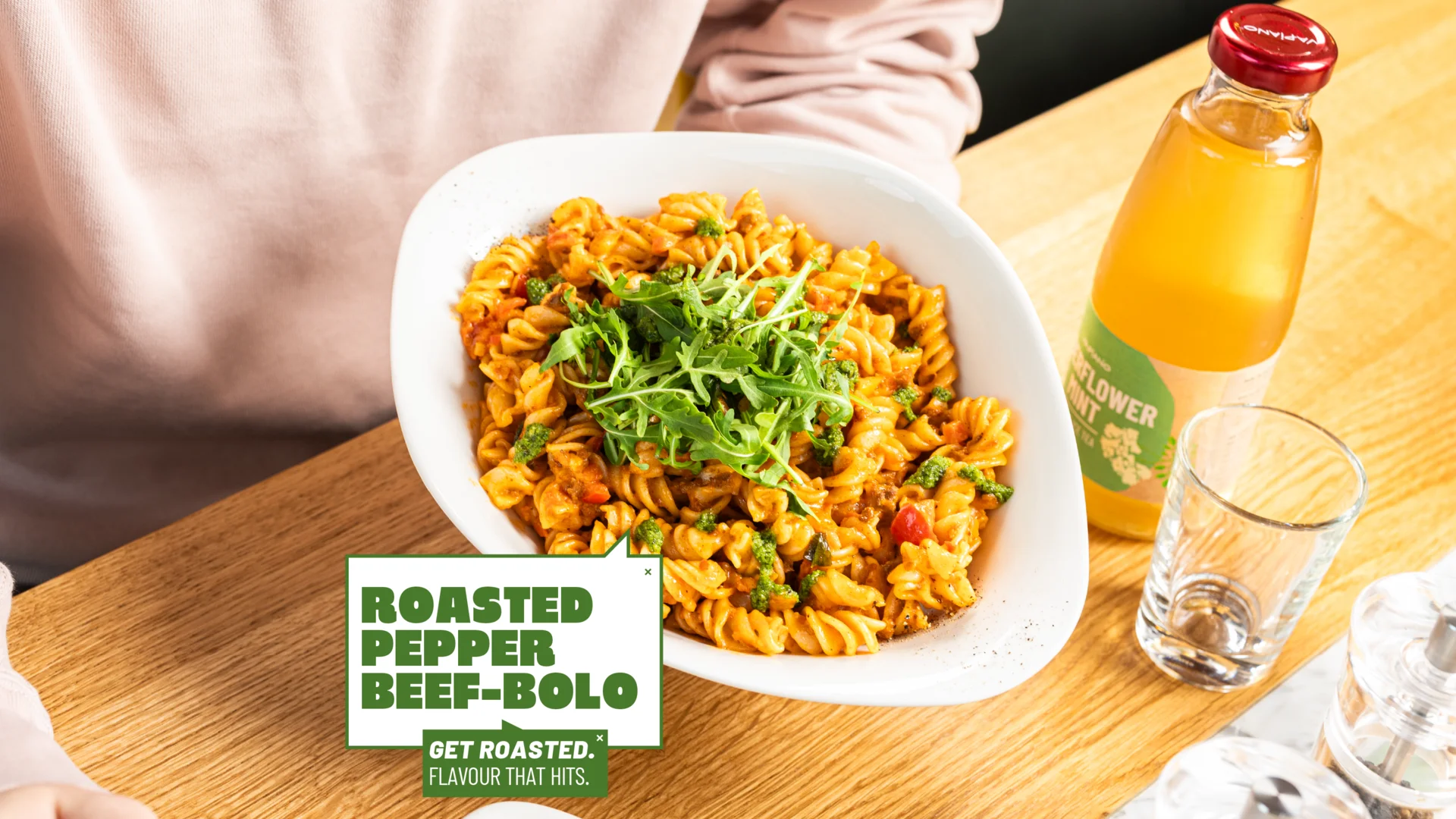 Die Pop UP Pasta Roasted Pepper Beef-Bolo wird serviert