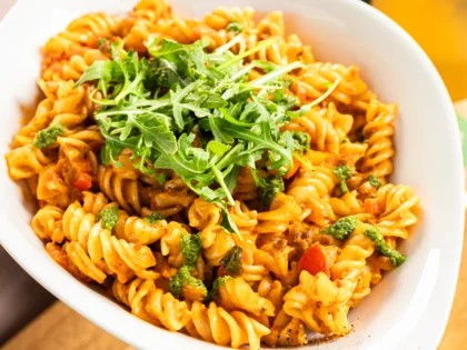 Die aktuelle POP UP Pasta wird in einer Schale serviert.